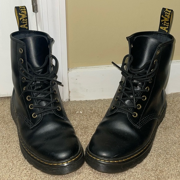 Dr. Martens Shoes - Dr. Martens Unisex-Adult 1460 AirWair
